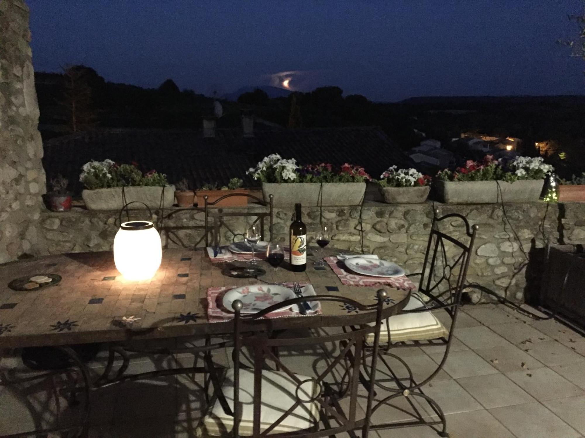Gite Belle Vue Bed & Breakfast Visan Exterior photo